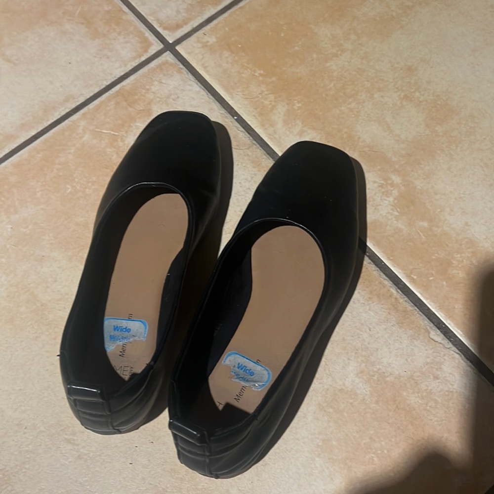 Closed black shoes for women, brand time and tru.Z:61/2.